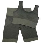 Med. 2pc Seamless Sports Bra & Fitness Shorts Green Photo 2