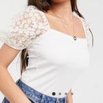 New Look White And Floral top Photo 0