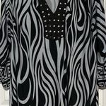 Forever Women's Black Gray‎ Studded V Photo 0