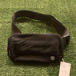 Lululemon  black everywhere belt bag 1L Photo 0