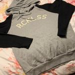 Young & reckless Sweatshirt Photo 0