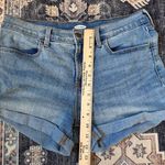 Old Navy High-Waist Classic Denim Rolled Hem Women's Light Wash Shorts Size 8 Photo 7