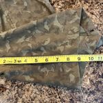 Athleta  Women Size 6 Farallon Bermuda Camo Green Shorts Drawstring Pockets Photo 7