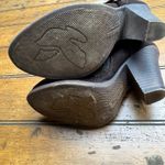 Dream out loud by Selena Gomez Dream Out Loud‎ by Selena Gomez furry boots heels Photo 4