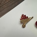 Wheelbarrow Of Hearts / Cupid’s Bow Heart Lot Of 2 Brooch Pin Red Gold Tone Photo 10