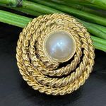 Vintage Unsigned Large Faux Pearl Twisted Rope Gold Photo 0
