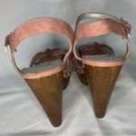 Guess Rose Blush Pink Suede Chunky Heel Sandals 8M Wooden 5” Heel Boho Open Toe Photo 3