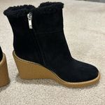 Franco Sarto NWOT Ulayna Suede Faux Shearling Wedge Booties Women’s 7.5 Black Photo 4