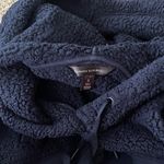 Banana Republic Women’s Crop Fuzzy Sweatshirt Hoodie in Navy Size S Photo 5