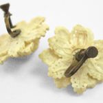 Vintage 50s Filigree Plastic Ivory Flower Screwback Earrings Crochet Tan Photo 1
