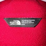 The North Face  - Women's Zip Front Jacket in Red Photo 3