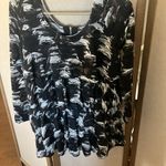 Isabel Black and White multi tiered Patterned zip front jacket small Photo 4