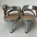 Naturalizer  Women’s TAIMI DRESS SANDAL Silver metallic glitter Size 8.5M ♟️ Photo 5