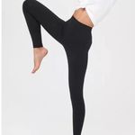 Aerie OFFLINE By Medium M Real Me OG High Rise Waisted Ankle Crop Legging Black Photo 1
