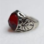 Source Unknown Eye Catching Red Oval Cut Glass Stone Engraved Silver Tone Band Sizes 11 13 Ring Photo 2