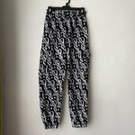 Dazey LA  Waterfall Woman Black & White Graphic Print Cargo Pants XS Photo 4