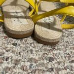 Jack Rogers Evie Espadrille T-Strap Sandals Leather Yellow Size 8 Photo 2