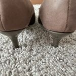 Enzo Angiolini Cute brown kitten heels with bow detail Photo 4