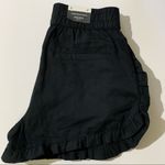 Who What Wear NWT Black Ruffle Shorts Size 8 Photo 4