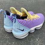 Nike Lebron Sneakers Photo 3