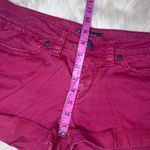 Silver Jeans  Toni 3 1/2 distressed crimson raw hem shorts sz 28 Photo 6