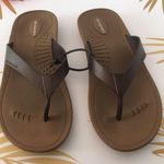 Thong Sandals, Size Medium Brown Photo 0