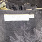 ASTR  the label women’s medium Eliza floral surplice burnout bodysuit‎ Photo 7