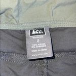 REI Mini Skirt Womens Size 2
Lightweight Embroidered Gray Pockets Black Photo 1