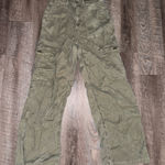 American Eagle  Outfitters Women's Green Cargo Pants Photo 0
