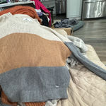 Hollister  CROP SWEATER EUC  Photo 0