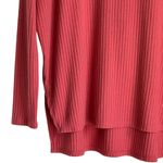 Time & Tru Ribbed V Photo 2