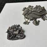 Lot Of 2 Pewter Silver Tone Brooch / Tack Lapel Pin Flower Basket / Garden Cart Photo 2