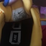 Nike  yellow and black  Photo 1