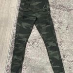 Athleta Women’s Green Black Camo Contender 7/8 Tights in Powerlift Leggings XS Photo 3
