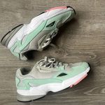 Adidas Falcon sneakers Photo 1
