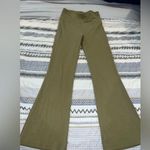 Lululemon  Bronze Green Super‎ High-Rise Groove pant, size 10 Photo 0