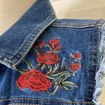 New Look Floral embroidered Jean jacket vest, ladies medium button front frayed denim Photo 7