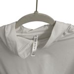 Fabletics  Long Sleeve White Cropped Hooded Athletic Shirt Size Women's Small Photo 2