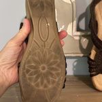 kim rogers Sandals Brown Comfy  Womens 6 Low Heel Wedge Photo 9
