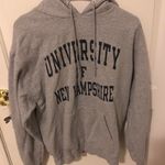 Champion Unh  Sweatshirt Photo 0