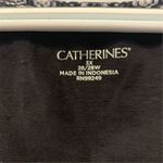 Catherines ‎ Women's Plus Size 26 Geometric V-Neck Short Sleeve Top Photo 5