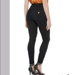 Guess  Distressed knee Skinny Jeans size 27 Photo 1