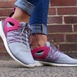 Nike • free viritous wolf grey fuchsia size 9 Photo 2