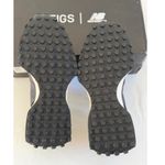 New Balance Figs  327 in Black, Size 7.5 Photo 10