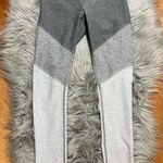 Outdoor Voices 7/8 Springs Legging Tri-tone Size XS Photo 3