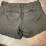 Old Navy Women’s  Army Green Perfect 5” Shorts Size 4 (Fit a little bigger) Photo 3