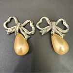 Vintage K.J.L. Kenneth Jay Lane Pave Crystal Bow Faux Pearl Tear Drop Earrings Silver Photo 13