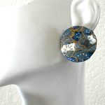 Blue hand painted round floral earrings Photo 2