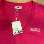 Ganni Gianni V-Neck hot pink T-Shirt! Photo 2