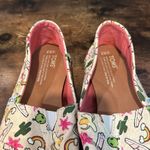 Toms CLASSIC BIRCH MULTI RAINBOW Slip-On Flats Aliens Bananas Cactus Size 8.6 Photo 7